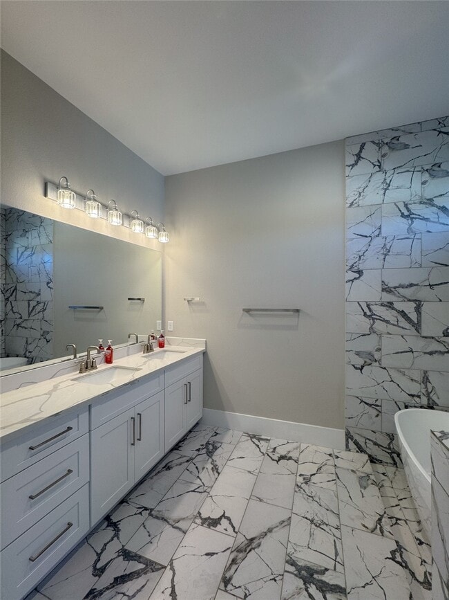 Building Photo - 1611 Parker St