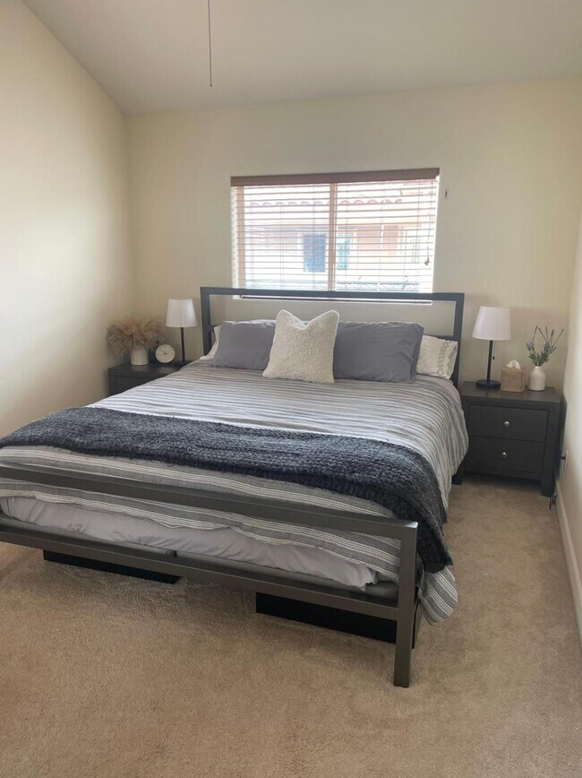 Building Photo - 2022 Plant Ave