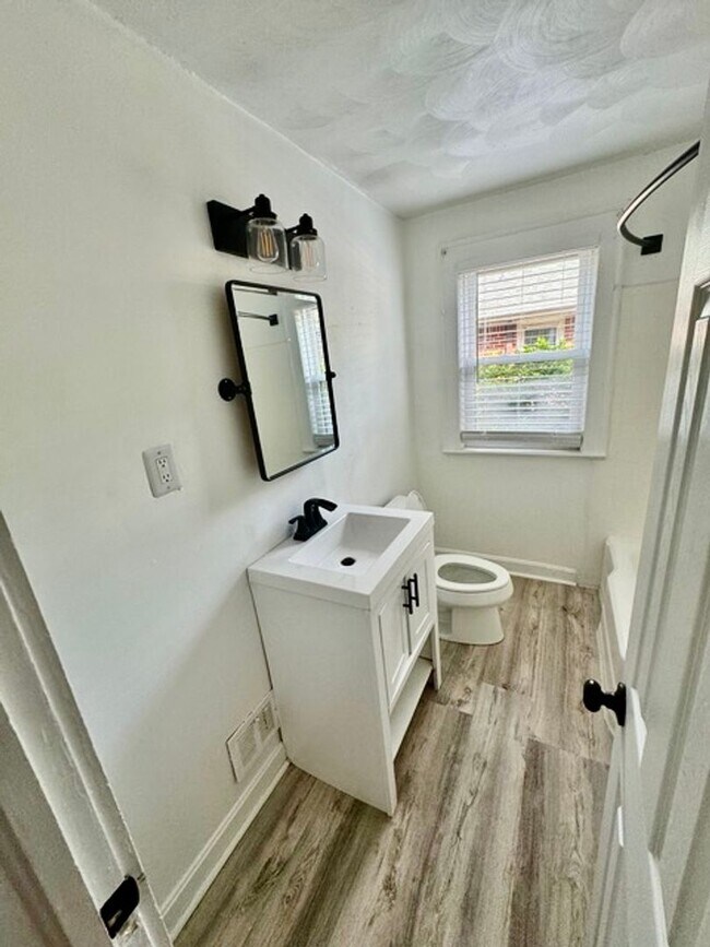 Building Photo - 2BD/1BA Brick Home in Cul-de-sac!