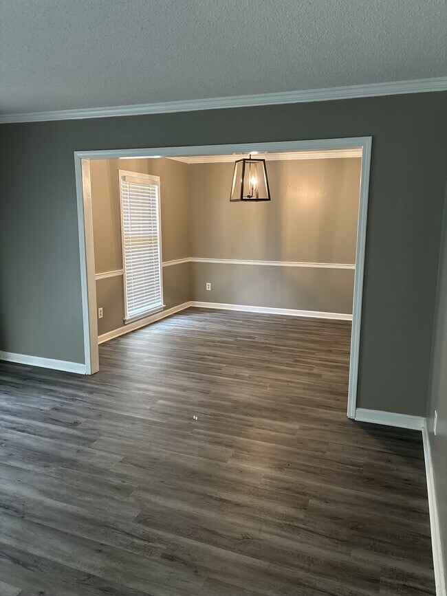 Building Photo - 8375 Rembrook Dr
