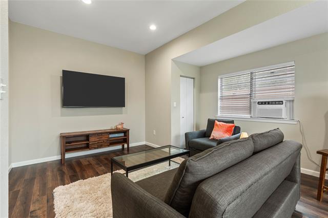 Building Photo - 301 Granada Calle St