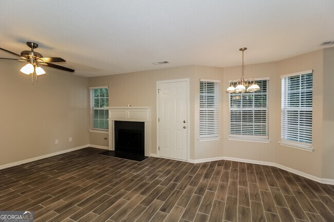 Building Photo - 6251 Village Trace