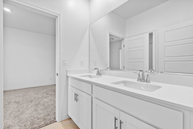 Building Photo - 4469 Sawyer Rdg St