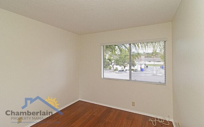 Building Photo - Cozy 3 Bedroom Townhouse in the Bay Shores South Community