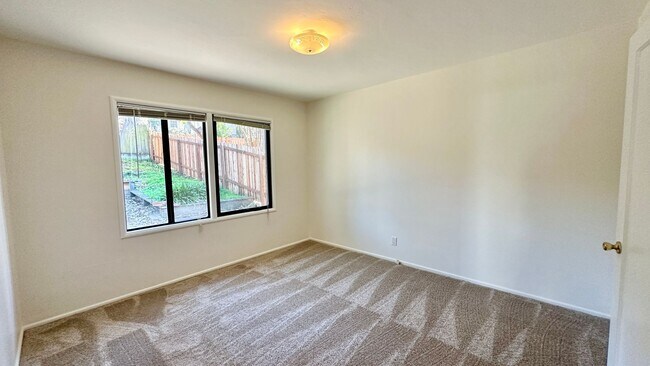 Building Photo - Fantastic House with Expansive Backyard and Large Detached Garage