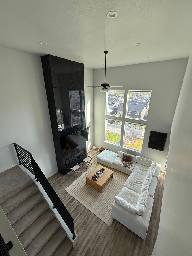 Building Photo - 1743 Olympus Dr