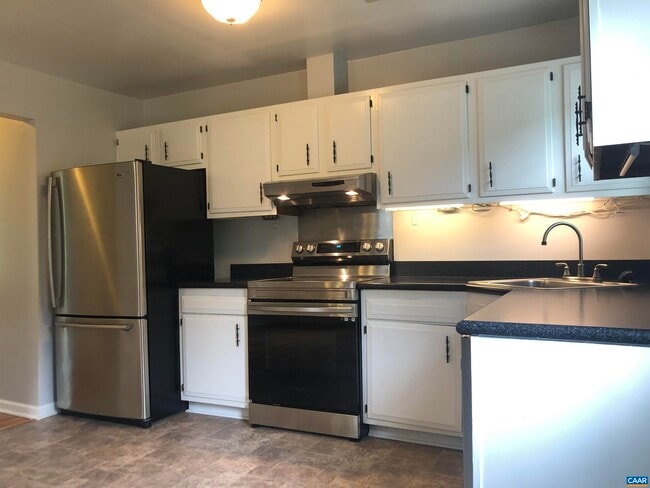 Building Photo - 206 Greentree Park