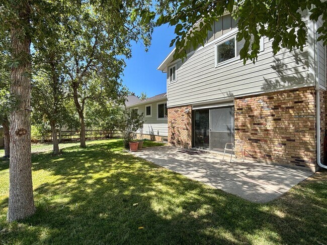 Building Photo - Mountain Views at Meadow Cove on 1/4 Acre ...
