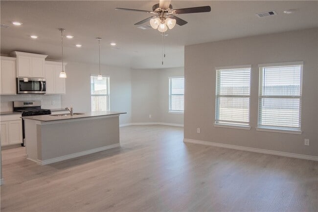 Building Photo - 6117 Eldora Dr