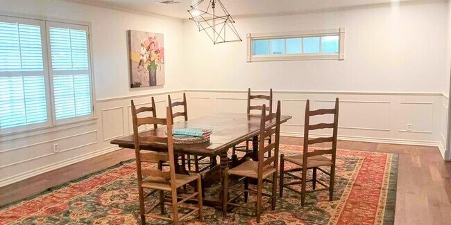 Building Photo - 3701 E Waterloo Rd