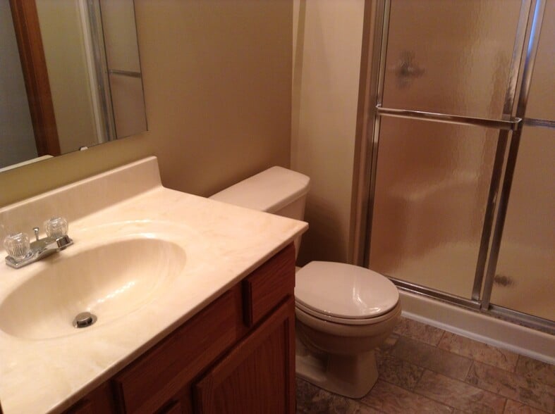 Building Photo - 6324 Blakeview Dr