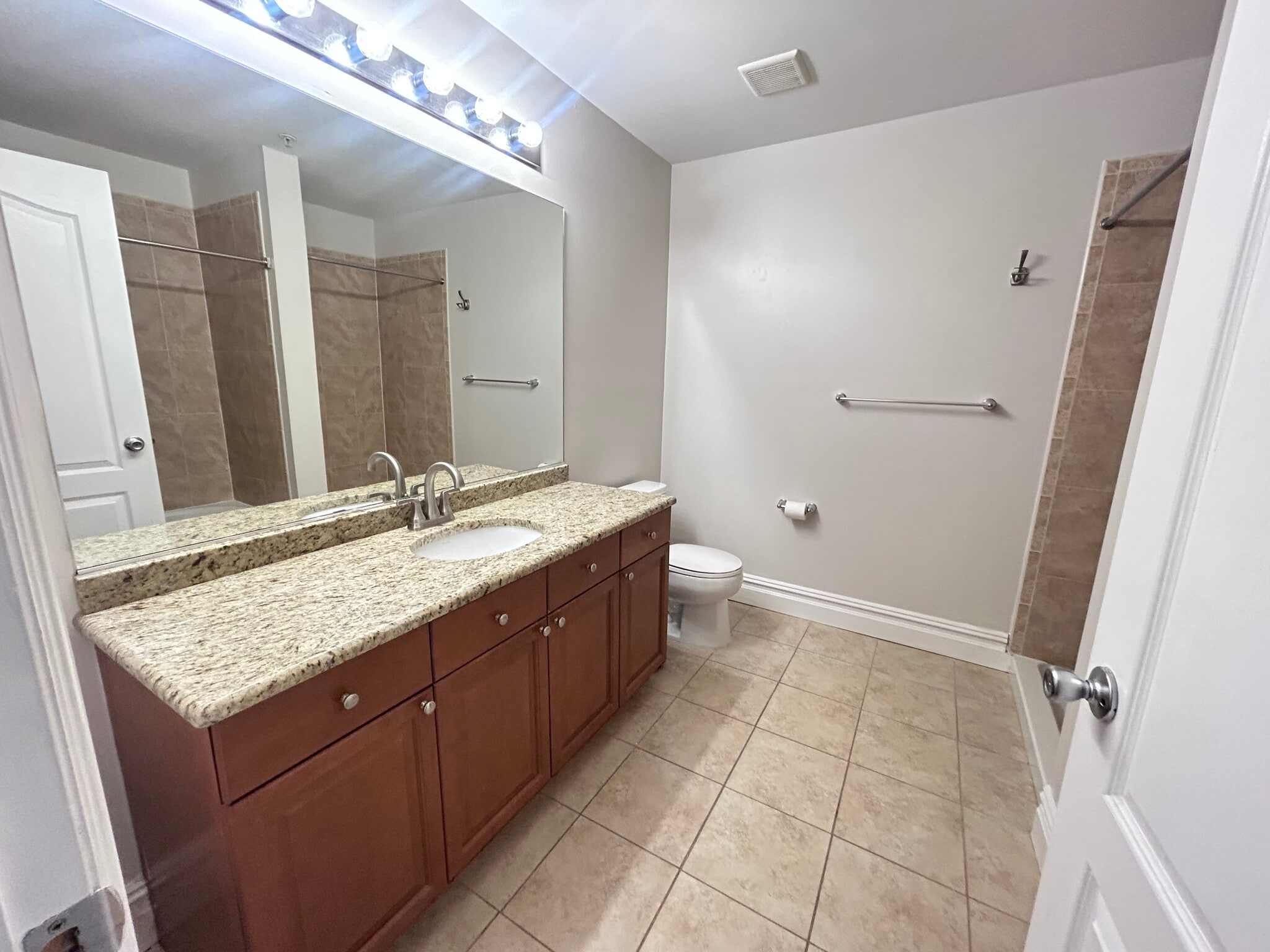 Building Photo - 1 John St