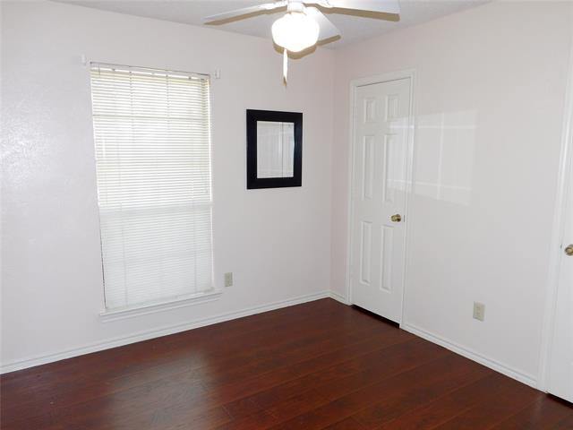 Building Photo - 805 Sandy Creek Dr