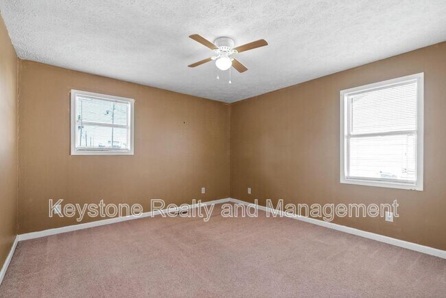 Building Photo - 0 306 Thompsonville Ln