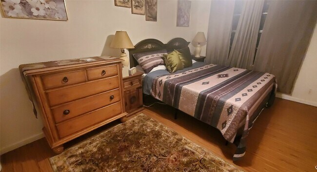 Building Photo - 17018 Water Oak Dr