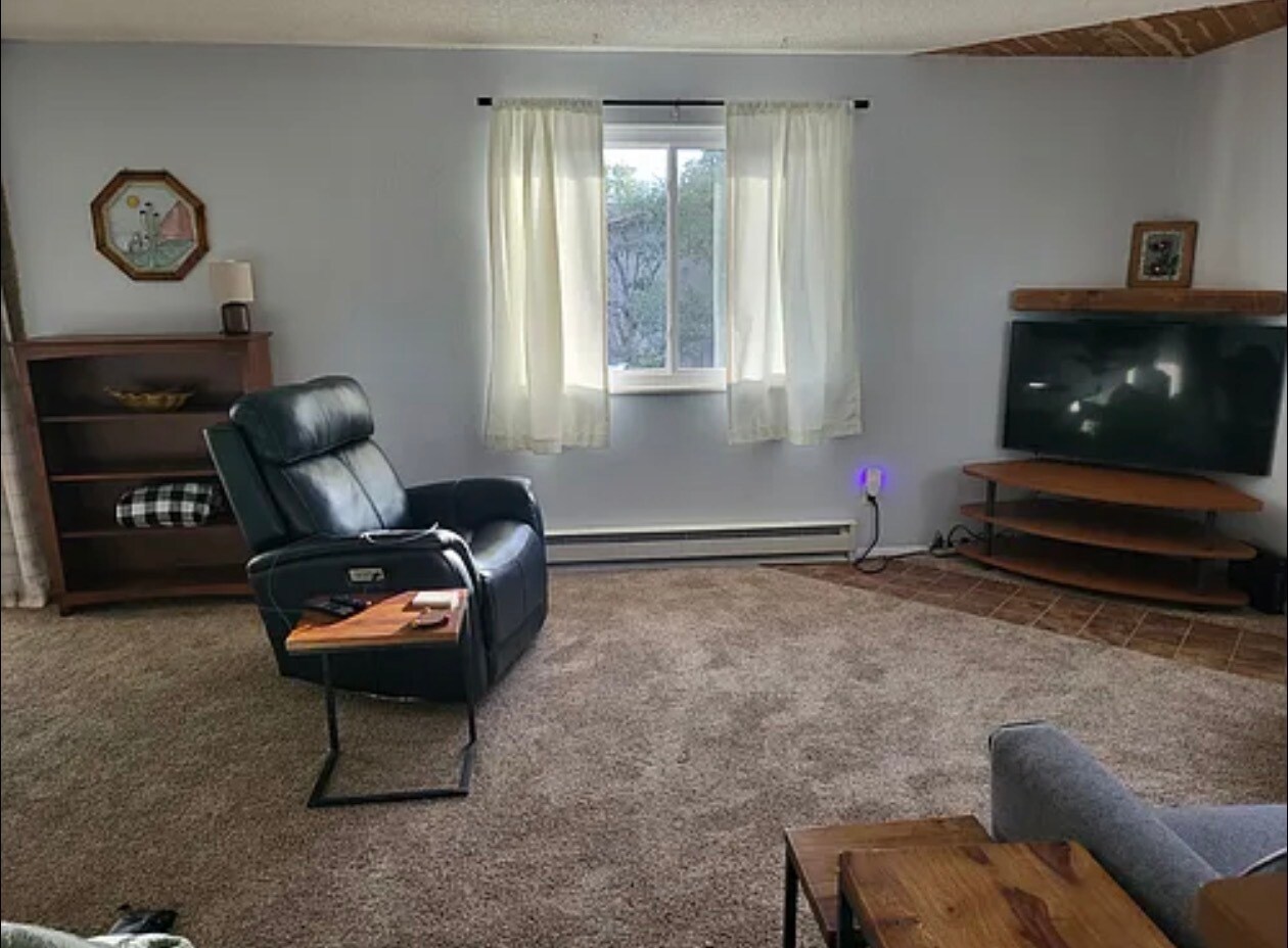 Comfortable Reclining Swivel Chair - 1205 Centaur Cir