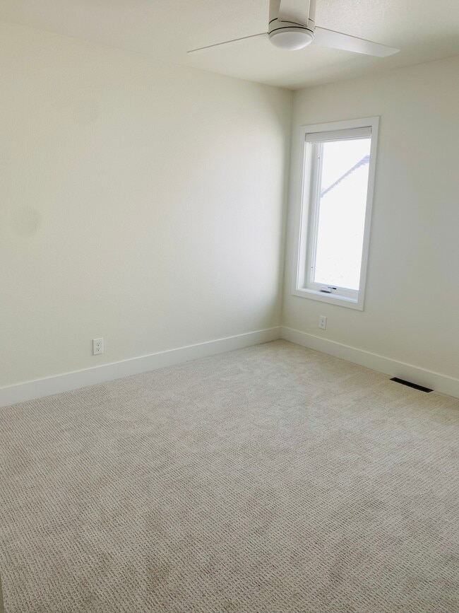 Building Photo - 4216 CYPRESS Pl