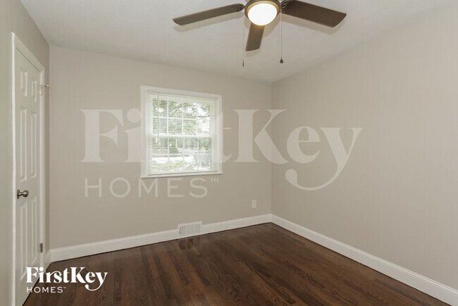 Building Photo - 5412 Hilltop Cir
