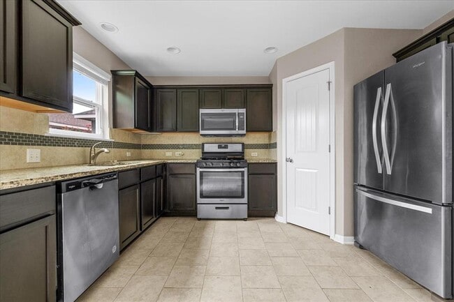 Building Photo - 163 Wainscot Oak Wy