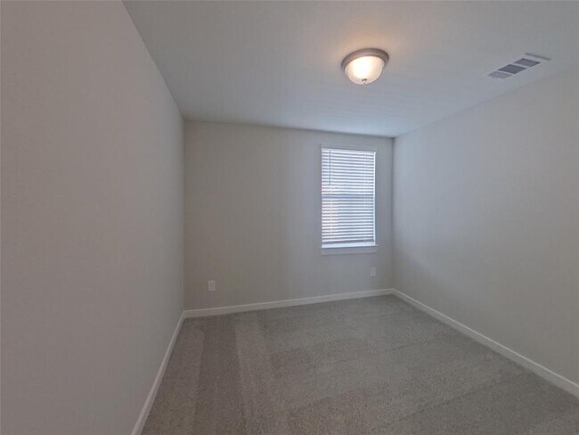 Building Photo - 9835 Willow Creek Commerce Dr