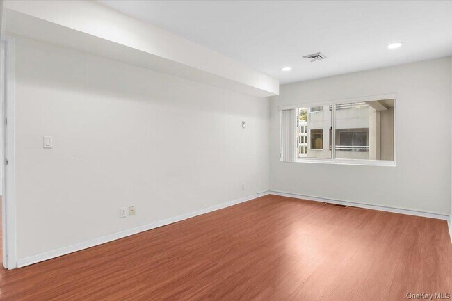 Building Photo - 100 Cutter Mill Rd