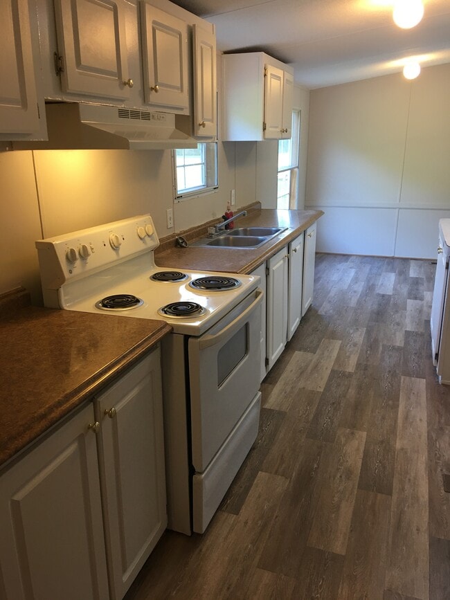 Building Photo - 476 Sharp St