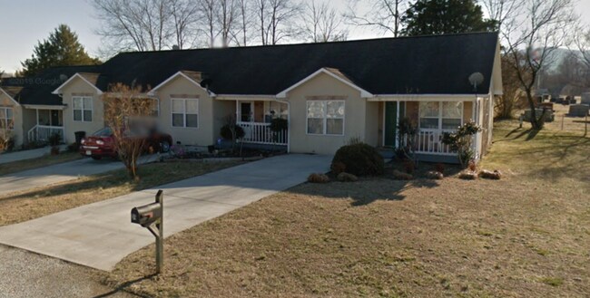 Primary Photo - 162 Stone Henge Ln