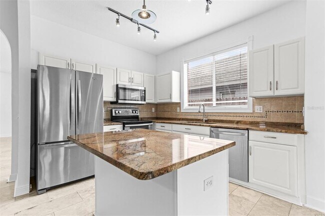 Building Photo - 18120 Palm Breeze Dr