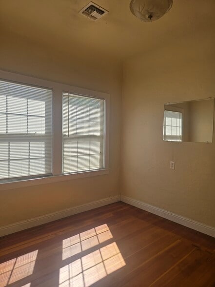 Building Photo - 2164 Waldon St