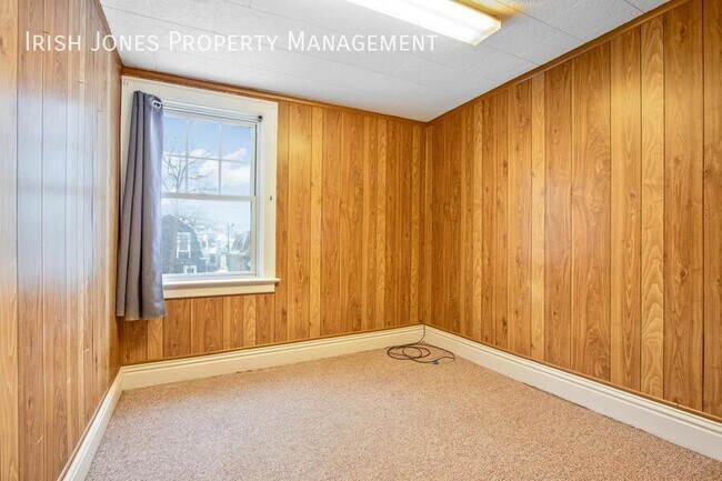 Building Photo - 58 Royal Ave