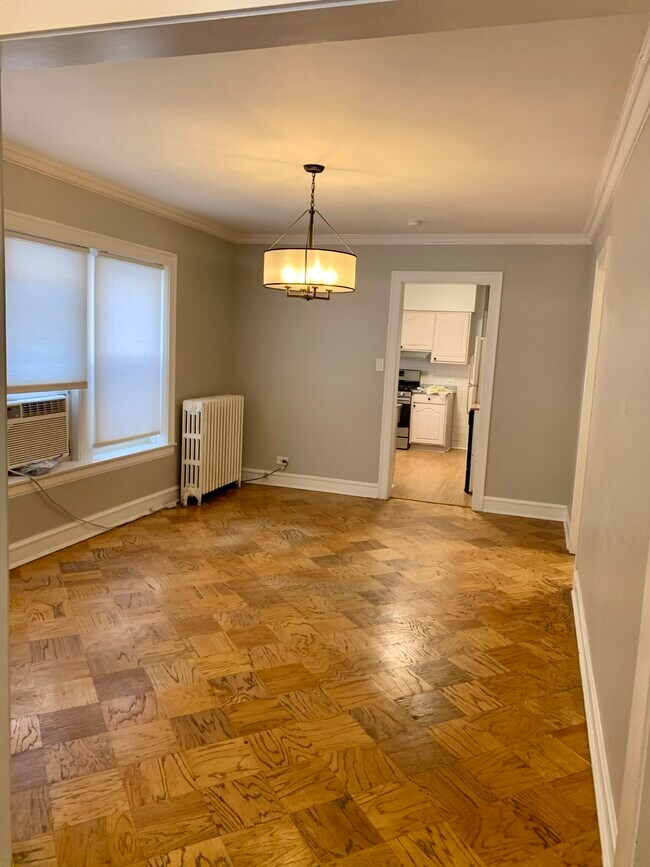 Building Photo - 5741 N Washtenaw Ave