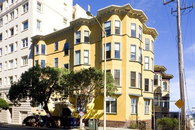 Building Photo - 2208 Hyde St