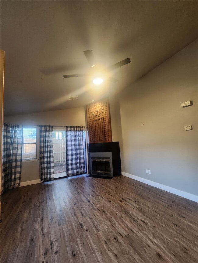 Building Photo - 6808 NW Willow Springs Dr