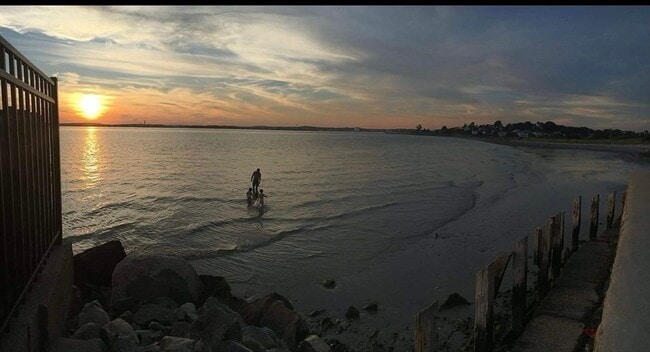 Building Photo - 39 Castle Rd