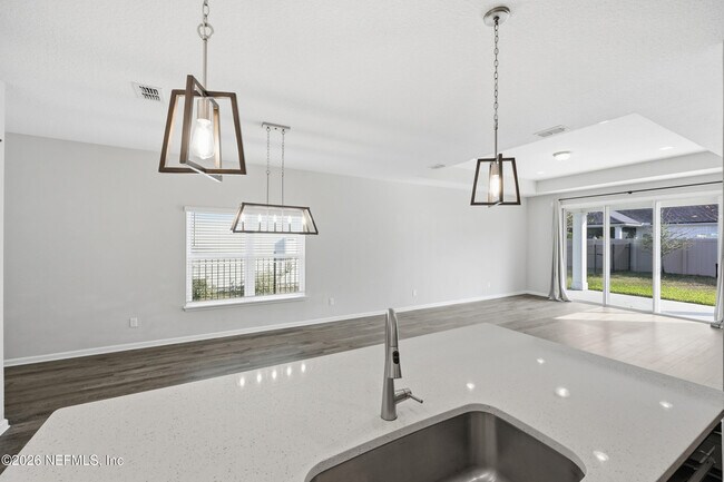 Building Photo - 321 Beale Ave