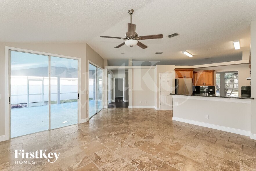 Building Photo - 28721 Cottagewood Dr