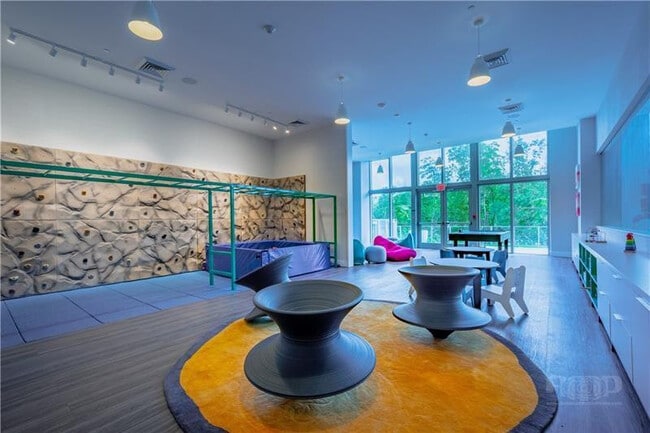 Building Photo - 16385 Biscayne Blvd