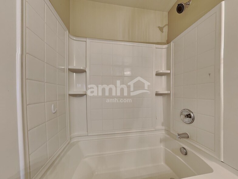 Building Photo - 5432 Wyalong Dr