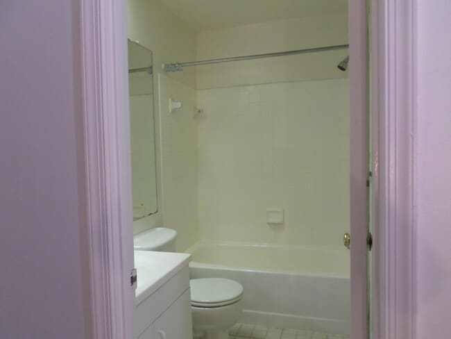 Building Photo - 1433 A St NE