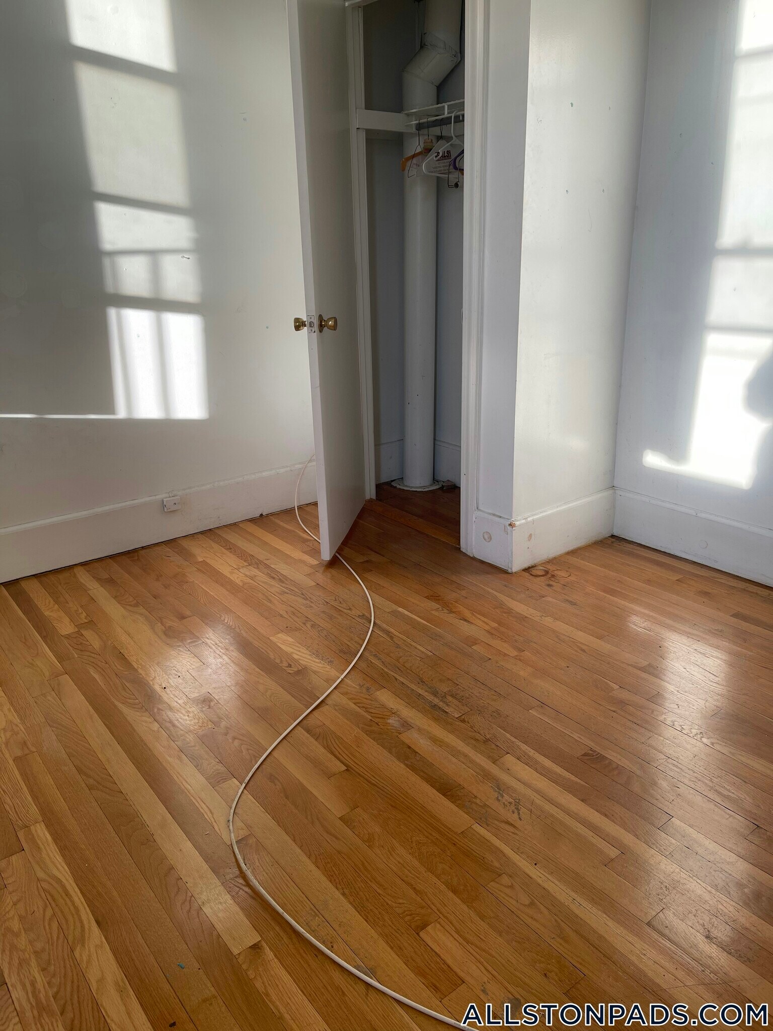 Building Photo - 11 Barrows St