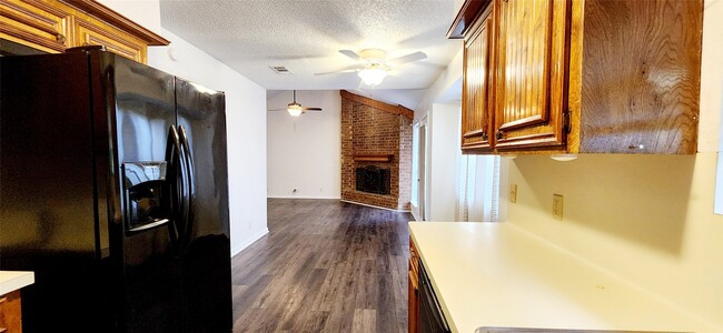 Building Photo - 135 Basswood St