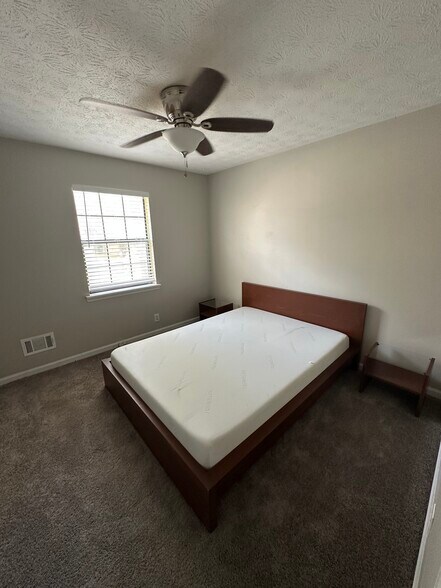 Building Photo - 1234 Decatur