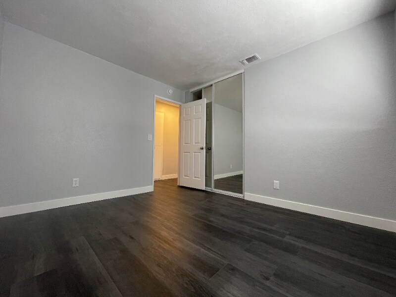 Building Photo - 8907 Amerigo Ave