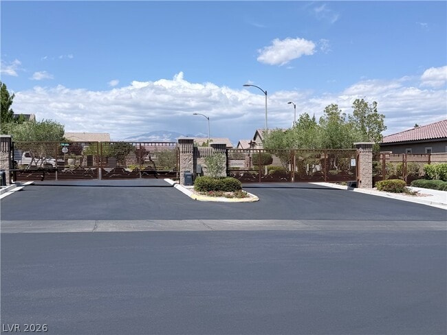 Building Photo - 9936 Wildhorse Cyn Ave