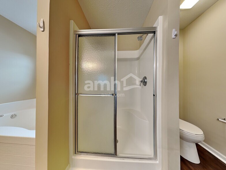 Building Photo - 9711 Brooks Dr