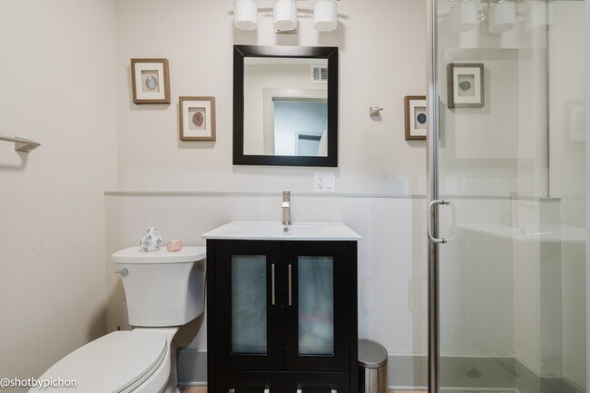 Building Photo - 4 Raymond Ave