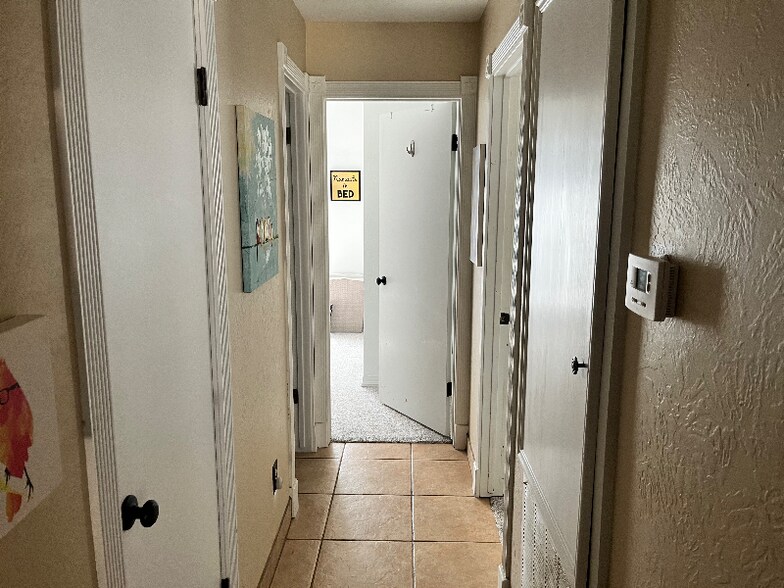 Building Photo - 5010 Chinquapin Ln