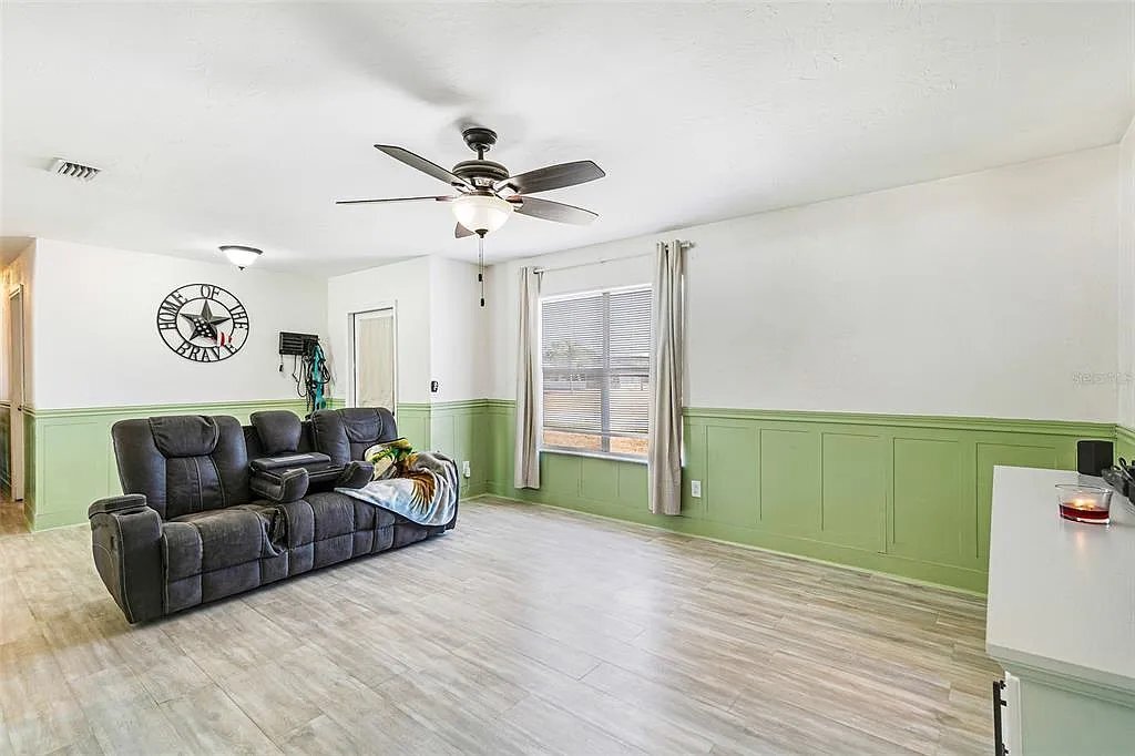 Building Photo - 323 Greenwood Ave