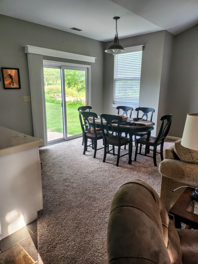 Building Photo - 23 Cottage Park E