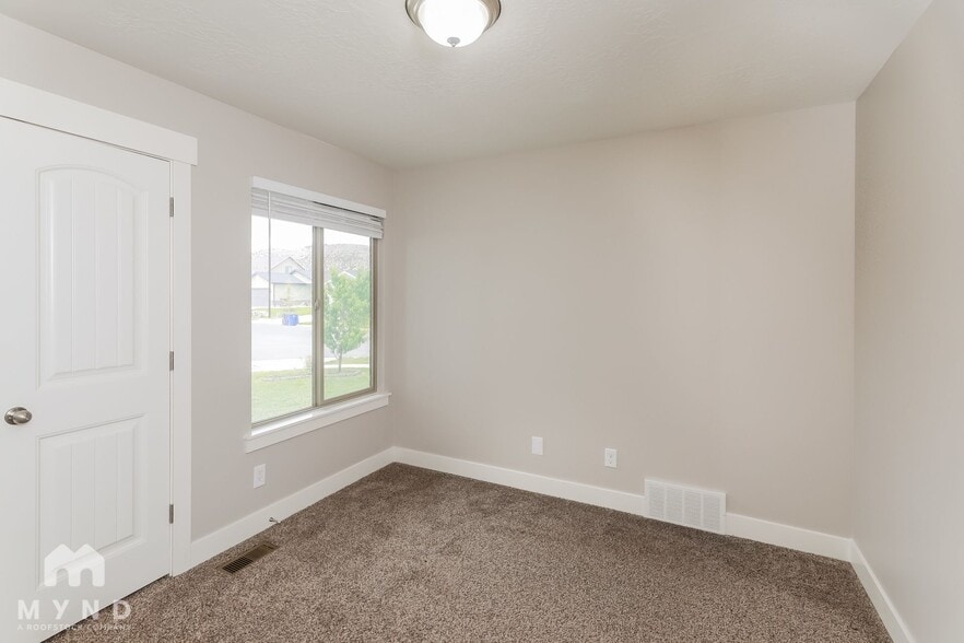 Building Photo - 2450 2450 E